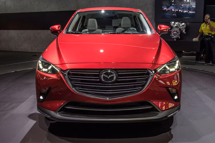 Tại thị trường Việt Nam, mẫu xe crossover cỡ nhỏ Mazda CX-3 lần đầu xuất hiện tại triển lãm Vietnam Motor Show 2016. Mặc dù xuất hiện trên thị trường Đông Nam Á khá nhiều, nhưng mẫu xe này vẫn hoàn toàn vắng bóng ở Việt Nam do nhà phân phối chính VinaMazda (Thaco Trường Hải) chưa có kế hoạch bán ra. 