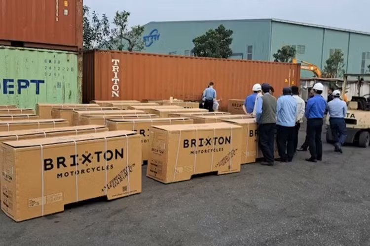 Tam giu lo xe Brixton tien ty, nghi gian lan xuat xu vao Viet Nam