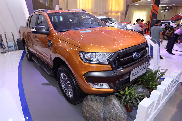 Ford Ranger – dòng xe bán tải được yêu thích nhất tại Việt Nam với khả năng vận hành ưu việt cùng thiết kế mới hấp dẫn cũng được trưng bày.