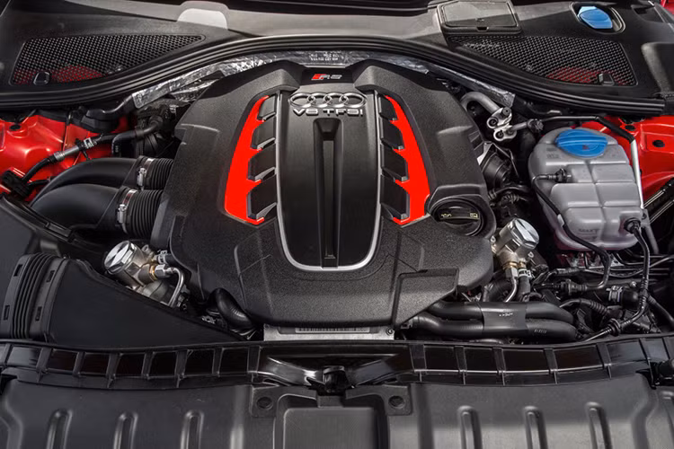 Nhiều khả năng, hãng xe Audi sẽ sử dụng khối động cơ xăng V8 dung tích 4.0 lít Twin-Turbo hiện đang được sử dụng trên chiếc sedan hiệu năng cao Audi S8 Plus. Khối động cơ này sản sinh sức mạnh lên tới 605 mã lực và mô-men xoắn cực đại 699 Nm. Sức mạnh này được truyền lên cả 4 bánh xe thông qua hộp số tự động 8 cấp.