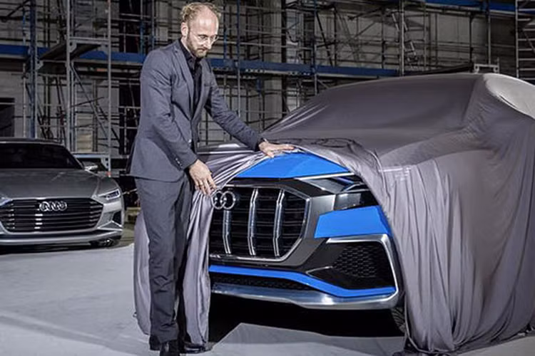  Audi Q8 RS Concept sẽ dựa trên chiếc Q8 Concept đã được giới thiệu tại triển lãm Detroit hồi tháng trước. Trang Autocar cho biết, Q8 RS Concept sẽ rất giống với phiên bản mà Audi dự định sản xuất trong thời gian tới. Hiện nay, Q3 RS là mẫu Croosover hiệu năng cao duy nhất mà Audi Sport xây dựng. Sắp tới đây sẽ là Q5 RS.