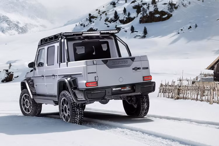 Với thay đổi trên, Brabus 800 Adventure XLP sẽ dài thêm 689 mm, lên mức 5.310 mm, chiều dài cơ sở của xe tăng thêm 500 mm. Sau khi đã độ thêm kết cấu khung xe, Brabus cũng phát triển và trang bị mô-đun đặc biệt nhằm thay thế cho pát bắt hệ thống treo sau.