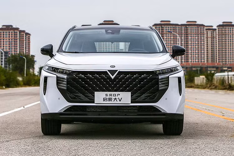 Khi có mặt trên thị trường Trung Quốc, mẫu xe SUV Venucia V-Online giá rẻ này sẽ cạnh tranh với những đối thủ như Honda CR-V, Mazda CX-4 và Hyundai Tucson.
