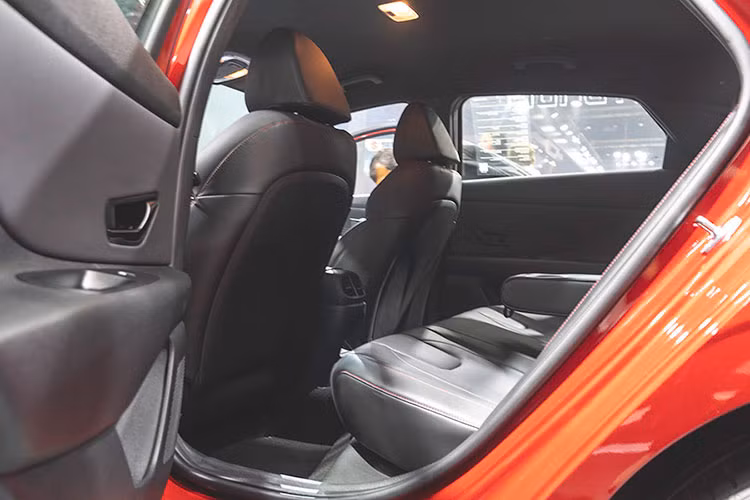 Hệ thống này giúp mẫu sedan hạng C của Hyundai tăng sức cạnh tranh trong phân khúc, nơi các đối thủ như Honda Civic hay Toyota Corolla Altis đã có nhiều năm dẫn dắt về công nghệ và thương hiệu.