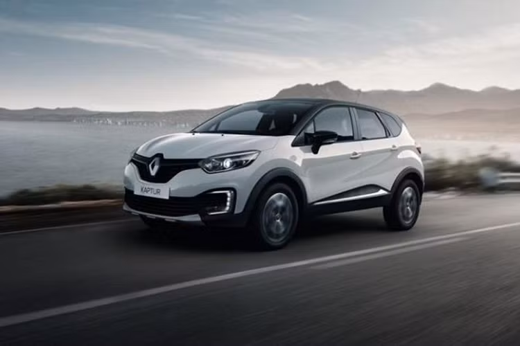 Kaptur đi kèm với một gói trang thiết bị hiện đại sử dụng hàng ngày, bao gồm hệ thống khóa thông minh, hệ thống MEDIA NAV đa phương tiện đi kèm một màn hình cảm ứng 7 inch. Đương nhiên, với khí hậu khắc nghiệt tại Nga, Kaptur được trang bị ghế sưởi, cùng sấy kính chắn gió .