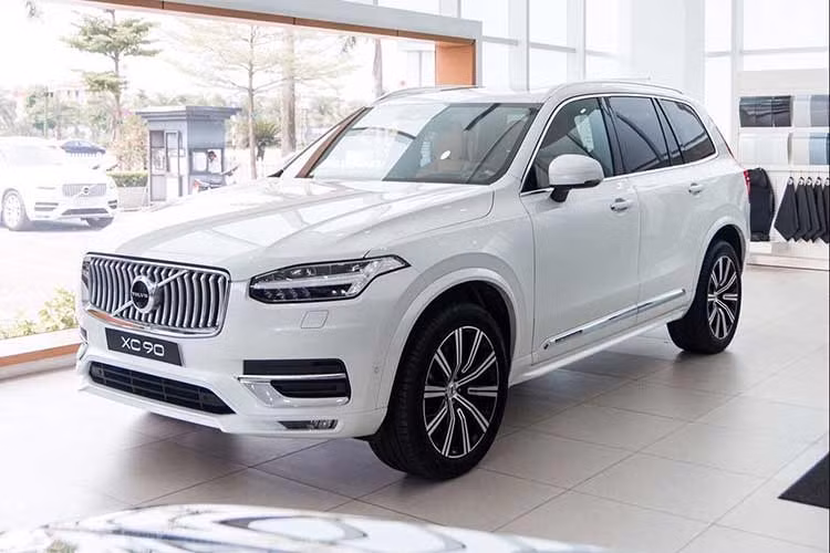 Xe sang Volvo tai Viet Nam duoc uu dai den hon 300 trieu