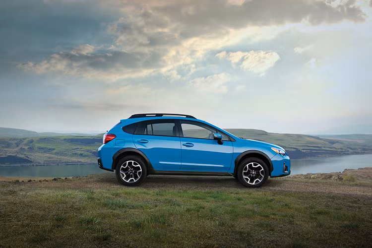 Mẫu xe Subaru Crosstrek mới là phiên bản SUV cỡ nhỏ của mẫu xe hatchback Impreza với chiều cao gầm tăng lên, phù hợp với những con đường xấu. Subaru Crosstrek có thể là lựa chọn hấp dẫn cho những ai không cần xe SUV quá đồ sộ mà lại tiết kiệm xăng.