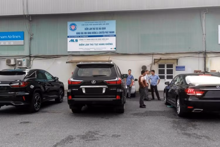 Giá khai báo ôtô nguyên chiếc nhập khẩu, cần phủ thuộc vào thông tin từ các Chi cục Hải quan địa phương như Hà Nội, Đà Nẵng, TP HCM…