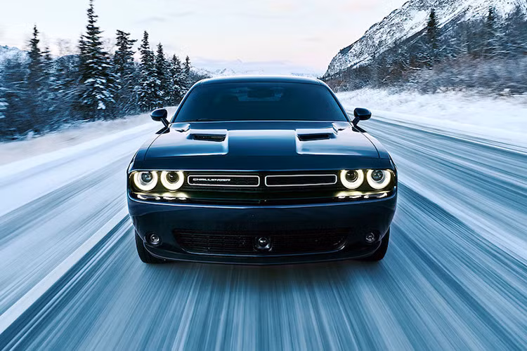 Ở điều kiện lái thông thường, cầu trước của Challenger GT mới sẽ không được dùng đến. Nhờ đó, mẫu xe này sẽ chạy như xe dẫn động cầu sau.