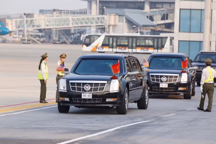 Lễ đón chính thức Tổng thống Mỹ Donald Trump sẽ diễn ra vào sáng mai,12/11. Sau lễ đón là cuộc hội đàm giữa Chủ tịch nước Trần Đại Quang và Tổng thống Donald Trump. Sau hội đàm, hai nhà lãnh đạo sẽ chứng kiến lễ ký kết một số hợp tác quan trọng và tổ chức họp báo chung.