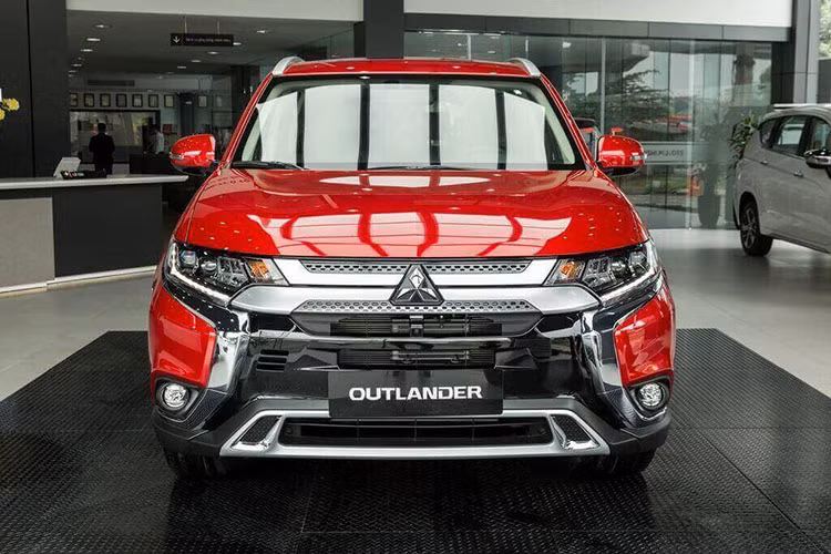 Mitsubishi uu dai manh tay cho khach Viet trong Thang 12/2022