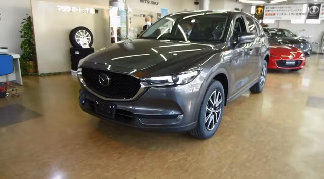 Thứ ba là động cơ diesel SkyActiv-D 4 xy-lanh, dung tích 2,2 lít dành cho 3 bản XD, XD Proactive và XD LPackage. Động cơ tạo ra công suất tối đa 175 mã lực và mô-men xoắn cực đại 420 Nm đồng thời tiêu thụ lượng nhiên liệu trung bình 18 km/lít, tương đương 5,55 lít/100 km. Các động cơ sẽ kết hợp với hộp số sàn hoặc tự động 6 cấp.