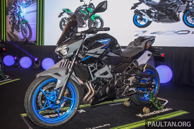 Ở phiên bản 2019, Kawasaki Z250 và Z400 có ngoại hình khá giống nhau, đặc biệt là ở đầu đèn. Đèn pha của xe mang thiết kế mới góc cạnh và khá dữ dằn, mặt đèn có thiết kế hai tầng, ứng dụng công nghệ LED.