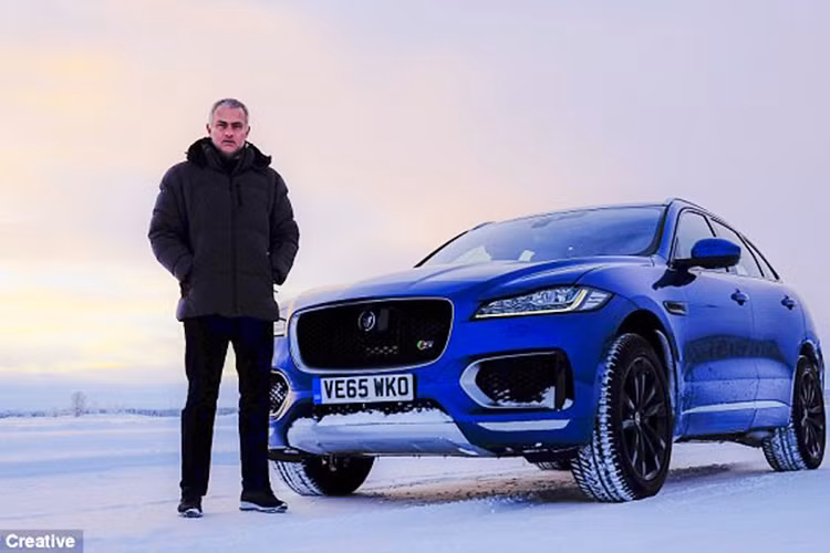 Vào năm 2016, trong sự kiện của Jaguar, người đặc biệt - Mourinho cùng với huấn luyện viên lái xe dày dặn kinh nghiệm đã trải nghiệm chiếc F-Pace trong điều kiện thời tiết khắc nghiệt, với quãng đường dài 60km đầy băng tuyết tại Bắc Cực, thuộc Arjeplog, Thụy Điển.