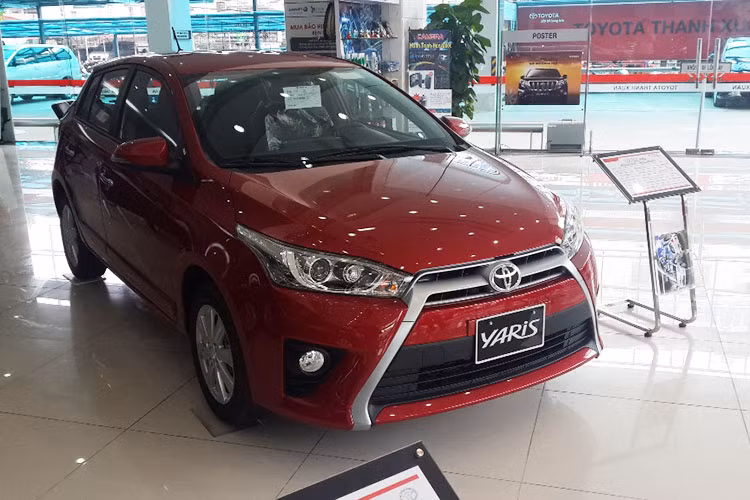 Giá bán hai bản G (máy xăng) và bản E (máy dầu) của Vios giảm lần lượt 41 và 36 triệu đồng. Các mẫu Camry, Altis hay Yaris cũng đều đồng loạt giảm giá từ 20-50 triệu đồng. Điều này cho thấy xu hướng giảm giá và cạnh tranh về giá giữa càng mẫu xe nhỏ sẽ càng gay gắt trên thị trường ôtô Việt Nam sau ngày luật thuế mới chính thức có hiệu lực.