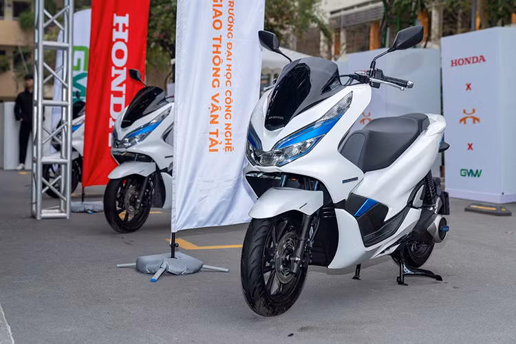 Honda PCX dien se la hoc cu cho DH Cong Nghe Giao thong Van tai-Hinh-2
