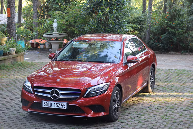 Xe sang gia re - Mercedes-Benz C180 chi 1,39 ty co gi hay?