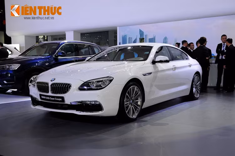 Tương tự 4 Series Coupe, mẫu xe 640i Gran Coupe tại Việt Nam cũng chỉ có một phiên bản động cơ 3.0 lít công suất cực đại 320 mã lực. Mức giá bán lẻ khởi điểm được nhà phân phối Euro Auto cung cấp là 3,64 tỷ đồng.