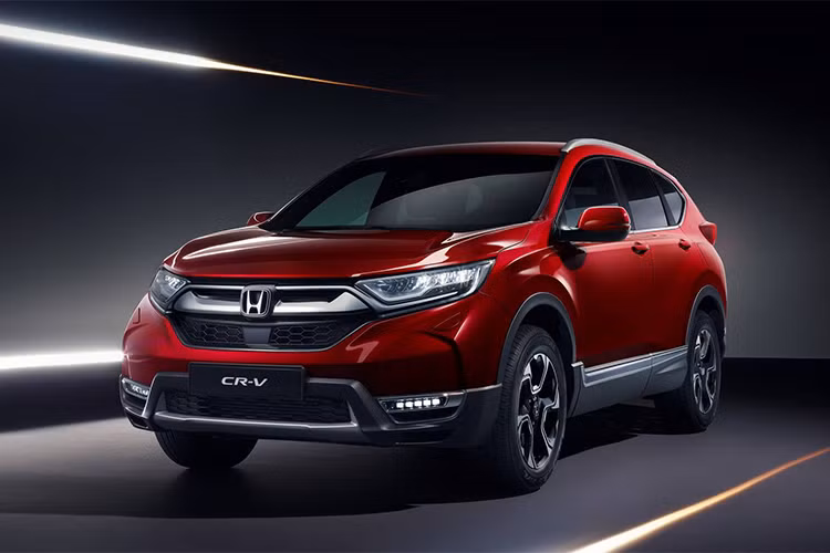 Tại thị trường Việt Nam, Honda CR-V 2018 có giá tạm tính cho các phiên bản E, G và L lần lượt là: 898 triệu đồng, 988 triệu đồng và 1,1 tỷ đồng. Mức giá này do Honda Việt Nam được hưởng thuế nhập khẩu 0% nội khối ASEAN (CR-V 2018 nhập trực tiếp từ Thái Lan).