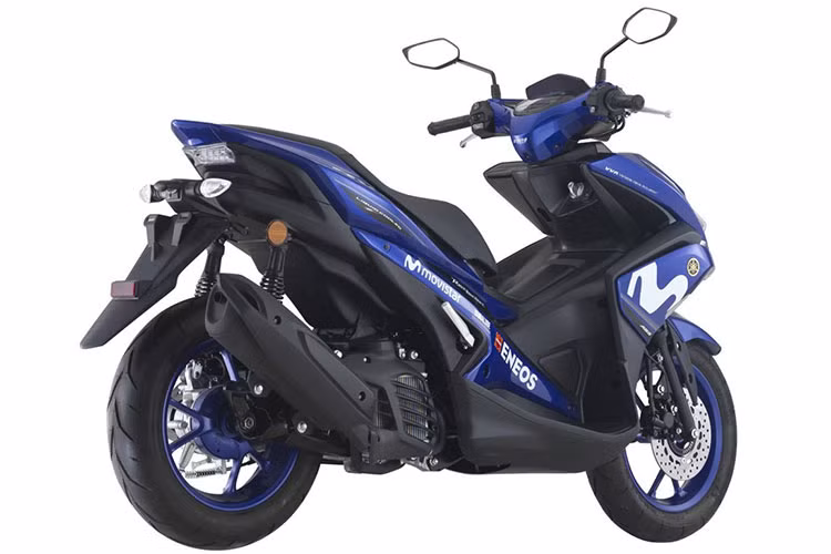 Hệ thống treo là phuộc ống lồng ở phía trước và giảm xóc đôi điều chỉnh tải ở phía sau. Với bộ mâm 14 inch 3 chấu kép, Yamaha NVX 155 GP Edition 2018 được trang bị phanh đĩa thủy lực duy nhất ở phía trước và phanh tang trống ở phía sau.
