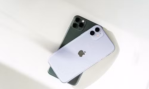 iPhone 11 không bị hét giá trong ngày đầu về Việt Nam - Hình 2 iPhone 11 khong bi het gia trong ngay dau ve Viet Nam-Hinh-2