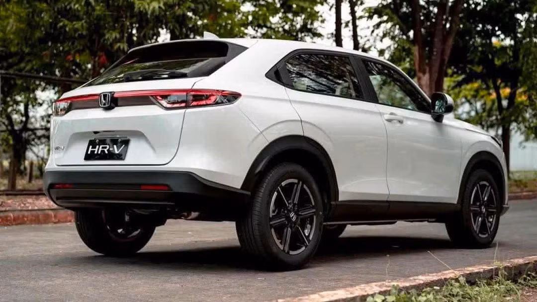 Honda HR-V 2023 phiên bản G sẽ sử dụng động cơ 1.5L hút khí tự nhiên thay vì động cơ 1.5L VTEC Turbo như trên 2 phiên bản L và RS.