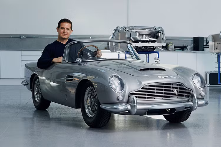 Little Car Company cũng hết sức quan tâm đến mặt chất lượng. Những chiếc xe DB5 thu nhỏ đều có lắp phanh đĩa Brembo, thanh lò xo cuộn Bilstein, và các thiết bị Smiths trên mặt táp lô. DB5 Junior “No Time To Die” rõ ràng cũng được coi là "một mẫu xe Aston Martin đích thực" và các chủ sở hữu sẽ được tự động kết nạp làm thành viên của Aston Martin Owners Club.