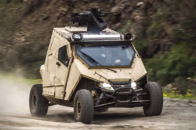 Trên thực tế, Plasan Yagu là phiên bản bọc thép chống đạn của mẫu xe Arctic Cat Wildcat ATV nên sở hữu kích thước khá nhỏ gọn và năng động. Ở dạng nguyên bản, mẫu xe Arctic Cat Wildcat ATV sở hữu trọng lượng chỉ 680 kg. Tuy nhiên, với lớp bọc thép chống đạn mới, Plasan Yagu tăng trọng lượng lên 1.476 kg.