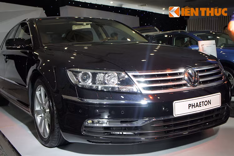 Từng được hãng sản xuất Volkswagen trình làng lần đầu vào năm 2002 tại triển lãm Geneva, khi đó mẫu seadan hạng sang Volkswagen Phaeton sinh ra nhằm cạnh tranh với các ông lớn như BMW 7 Series, Audi A8, Lexus LS hay Mercedes S-Class.