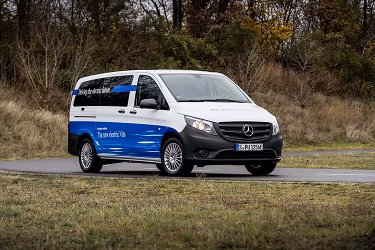 Mercedes-Benz đang mở rộng dòng xe thương mại với các phiên bản xe Van không phát thải đáp ứng những quy định khắt khe mới về môi trường. Sản phẩm đầu tiên của loạt sản phẩm nói trên là phiên bản chạy điện của chiếc xe Van Mercedes-Benz eVito từng được công bố tại hội thảo eDrive@Van tổ chức tại Berlin.