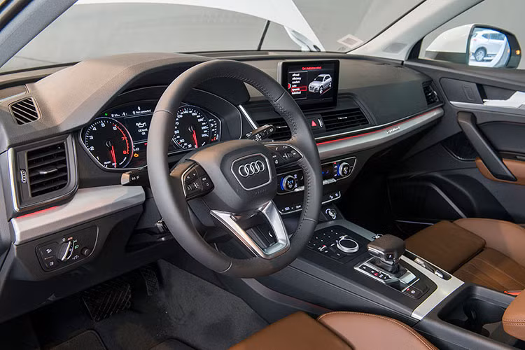 Audi Viet Nam trieu hoi hon 700 xe Q5 de lap dat mieng bao ve-Hinh-2