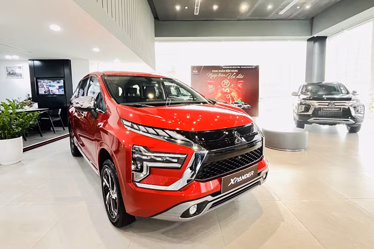 Mitsubishi Xpander tiep tuc dan dau phan khuc MPV tai Viet Nam