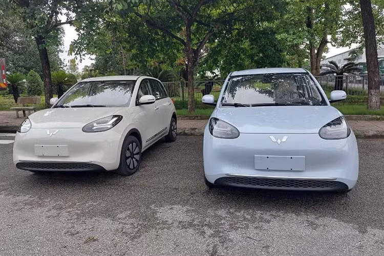 Không chỉ cập nhật hình ảnh xe, TMT Motors cũng đã chia sẻ những thông số ban đầu về Wuling Bingo tại Việt Nam và dự định sẽ phân phối hãng ra thị trường trong thời gian tới. Theo đó, xe có hai phiên bản với dung lượng pin là 333 km và 410 km.