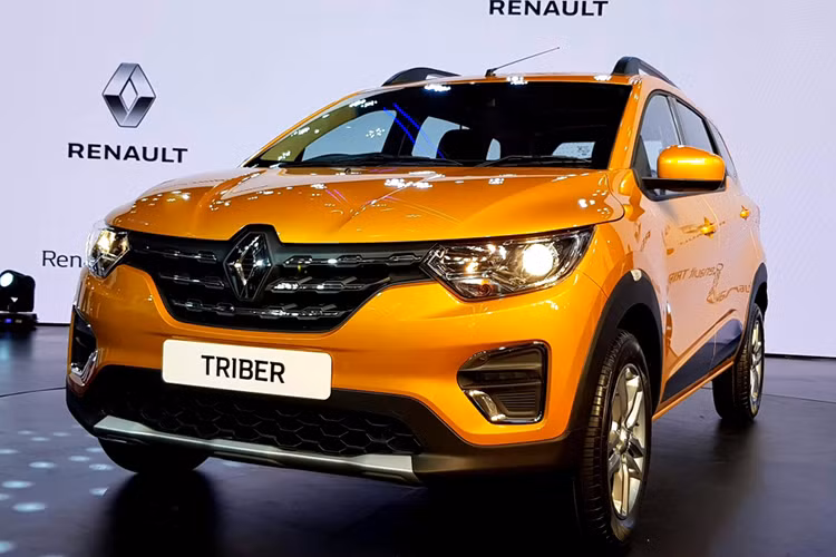 Dự kiến, Renault Triber sẽ chính thức được bày bán tại thị trường Ấn Độ vào cuối năm nay. Ngoài Ấn Độ, Renault Triber còn nhắm đến những thị trường đang nổi khác. Hiện giá xe Renault Triber vẫn chưa được công bố, nhưng theo dự đoán nó sẽ rẻ hơn nhiều so với các đối thủ.