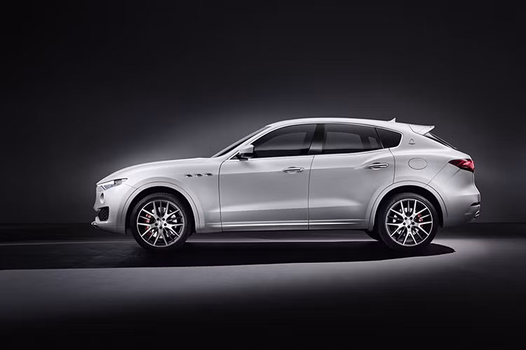 Xe sang Maserati Levante 