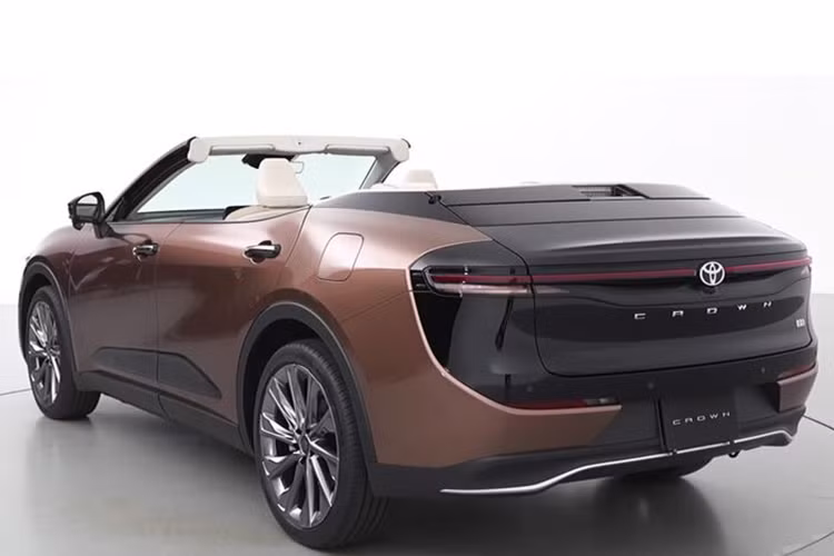 Việc thay đổi kiểu dáng của chiếc Crown Crossover hoàn toàn mới này đã được thực hiện bởi chính các kỹ sư Toyota, điều này giải thích cho mức độ hoàn thiện cao của bản độ này.