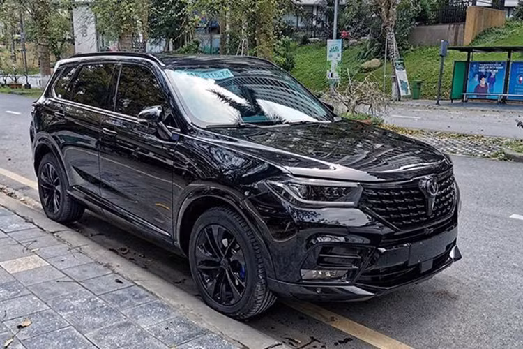 Xe Tau Brilliance V7 cong nghe BMW tu 738 trieu ve Viet Nam