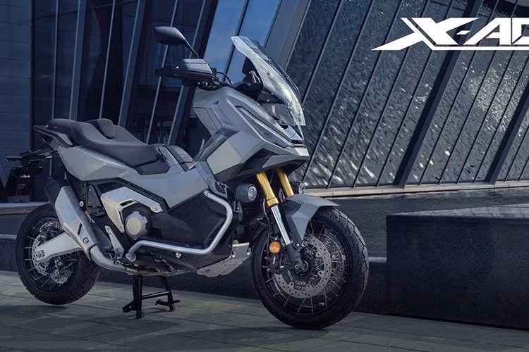 Hãng xe Nhật Bản vừa chính thức giới thiệu mẫu xe tay ga địa hình Honda X-ADV 2025 mới dành cho thị trường châu Âu, sau đó sẽ ra mắt tại các quốc gia khác. Mẫu xe này tập trung vào việc cải thiện cảm giác lái và nâng cấp một số tính năng