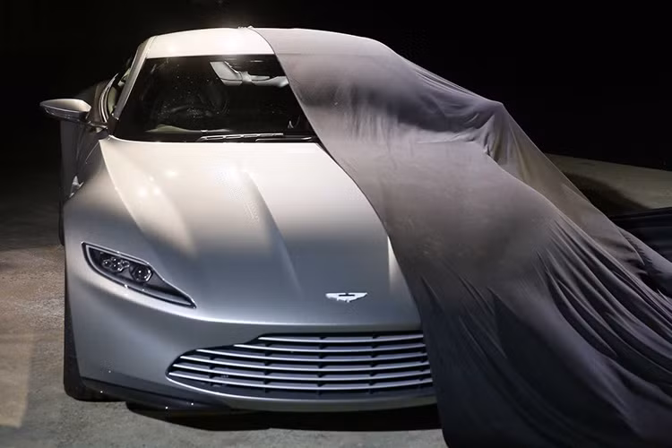 Theo đại diện hãng xe Anh quốc Aston Martin cho biết, đây chỉ là nguyên mẫu thử nghiệm và không có chiếc thứ hai trên thế giới. Toàn bộ ekip mất 5 tháng để sản xuất ra 10 chiếc xe giống nhau. Tuy nhiên, hầu hết xe đã bị phá hủy sau những cảnh quay.