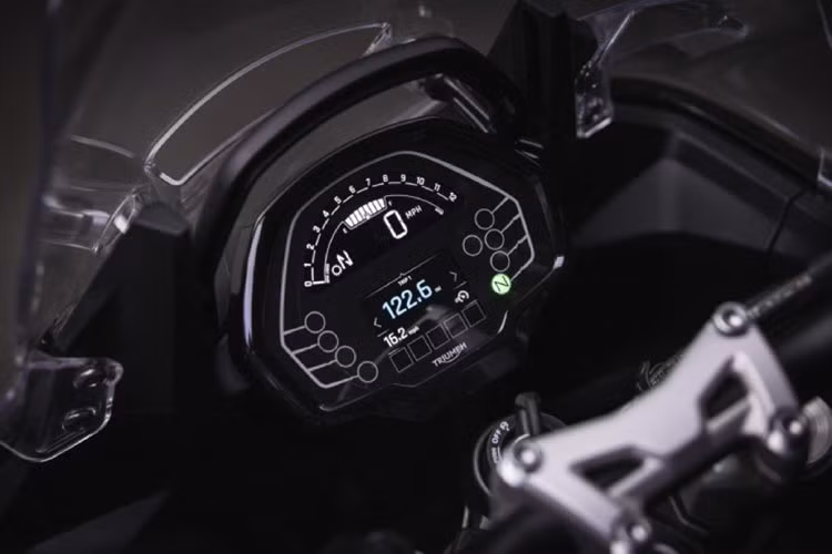 Theo tính toán của nhà sản xuất, “mãnh hổ” Tiger Sport 800 có thể truyền 90% mô-men xoắn qua dải vòng tua tầm trung, đem lại sự phấn khích cho các tay lái yêu thích dòng xe thể thao hành trình.