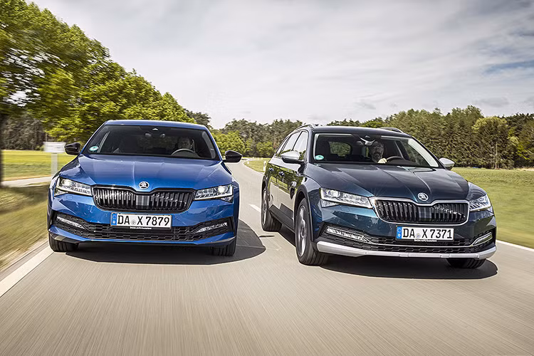  Skoda Octavia và Superb Từ tháng 10/2022, hãng xe của Cộng hòa Séc - Skoda đã ký kết thỏa thuận hợp tác với TC Motor để phân phối 4 mẫu xe Kodiaq, Karoq, Superb và Octavia tại Việt Nam.