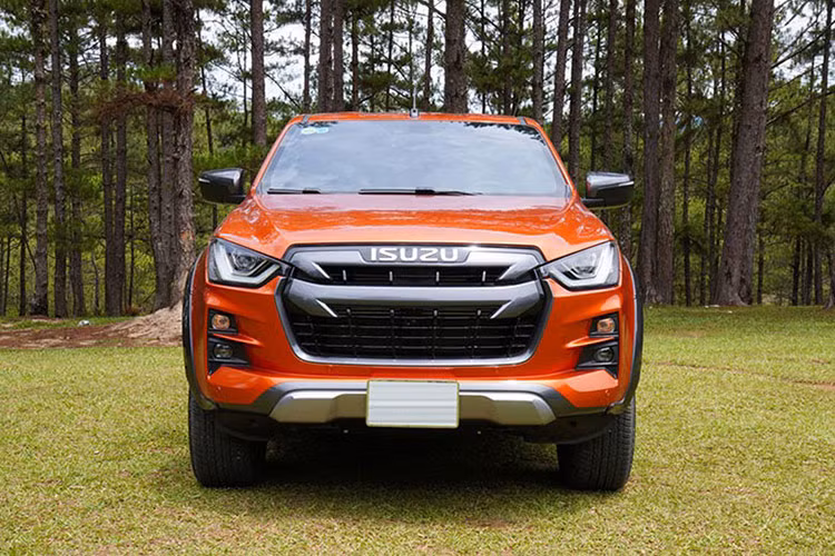 Isuzu D-Max Type Z giam toi 120 trieu dong... 
