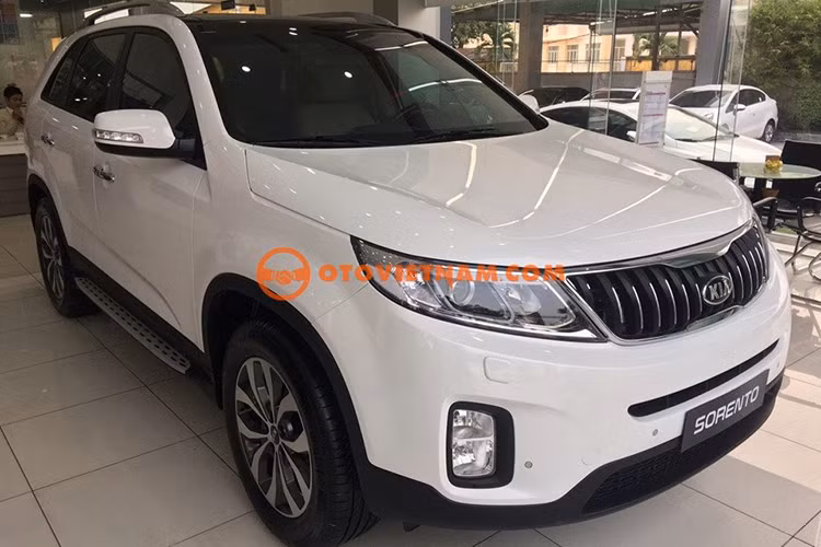Việc nâng cấp lần này của Kia Sorento 2017 có thể là một trong các động thái cuối cùng của Thaco để "dọn" hết các mẫu xe Sorento thế hệ cũ cũng như cho các mẫu xe thế hệ mới về thị trường Việt Nam. Hiện tại có rất nhiều người đang nóng lòng chờ đợi Sorento đời mới, rất có thể sẽ được Thaco Kia ra mắt chính thức trong năm nay. 