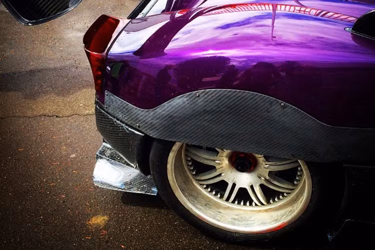 Nhiều ý kiến cho rằng, Pagani Zonda Zozo thực tế mà một chiếc xe được làm mới dựa trên khung gầm của một chiếc Zonda cũ nào đó. Mặc dù vậy, vẫn chưa rõ số khung của siêu xe đặc biệt này.