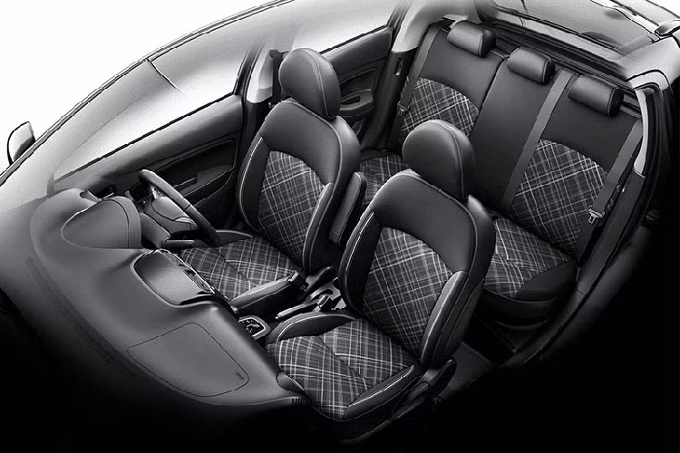 Về trang bị, Mitsubishi Mirage 2020 tại Thái Lan có điều hòa tự động đi kèm màn hình kỹ thuật số, hệ thống âm thanh 4 loa, hệ thống định vị, vô lăng 3 chấu bọc da, chỉnh 2 hướng (lên, xuống) và tích hợp phím chức năng, cần số bọc da, 1 ổ điện 12V, nút bấm khởi động máy cũng như mở cửa không cần chìa khóa.