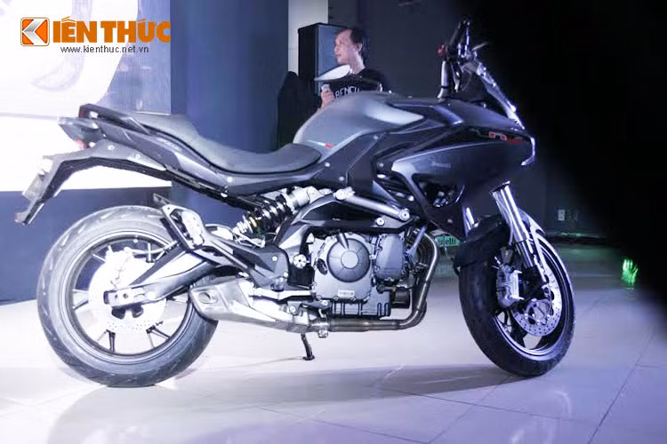 Cũng trong buổi ra mắt lần này, Benelli Việt Nam chính thức cho ra mắt TNT600GT mẫu xe lần đầu được giới thiệu tại Việt Nam dưới dạng concept vào năm ngoái.