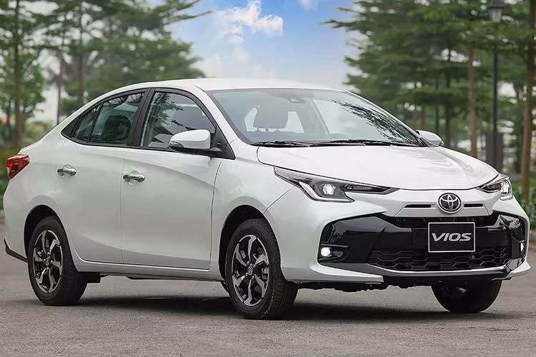 Loat xe sedan co B 