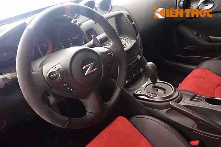 Theo đại diện hãng xe Nissan, họ đã hiệu chỉnh lại hệ thống treo sau nhằm nâng cao cảm giác thoải mái khi lái. Sàn xe và ốp trong của vòm bánh xe sau cũng được cải tiến nhằm giảm tiếng ồn khi di chuyển.