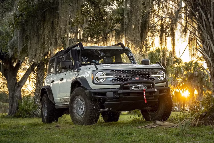 Ford Bronco lieu co 