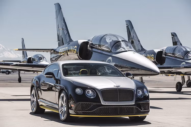 Được xây dựng bởi bộ phận cá nhân hóa Mulliner của Bentley phiên bản Continental GT Speed lấy cảm hứng từ phi đội bay biểu diễn Breitling JETS với số lượng giới hạn chỉ 7 chiếc.